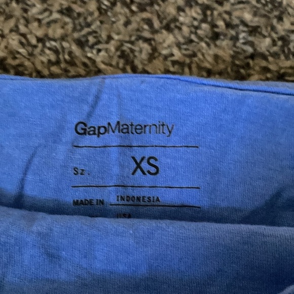 Gap XS maternity tank top - Picture 2 of 2